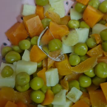 Burcu Konserve Garnitüründe Cam Parçası: Sağlık Riski Ve Acil Açıklama