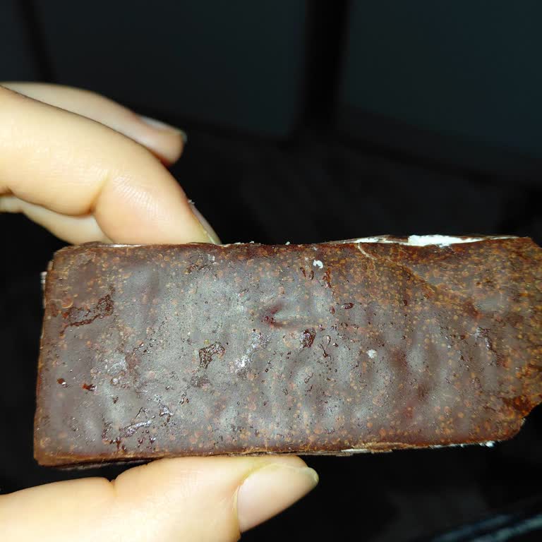 BİM Kinder Pingui'de Bozulmuş Ürün Ve Çocuk Sağlığı Endişesi