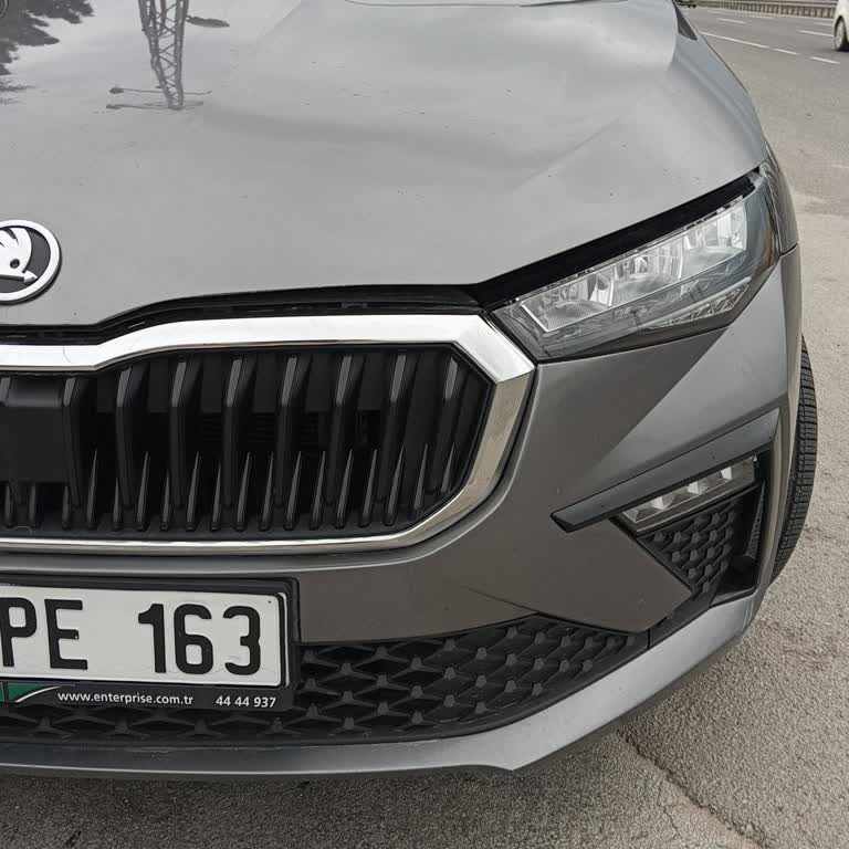 İkame Aracın Kaputu Açık Ve Fren Sorunları, Personelin Duyarsız Tutumu