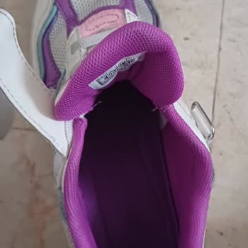 Aşırı Sert Ayakkabı Ucu Çocuğumun Bileğine Yara Açtı, İade Ve Ücret İadesi Talebi