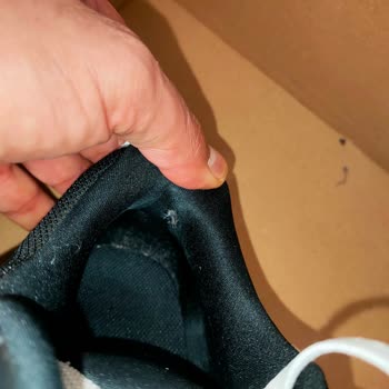 Nike Defy Ayakkabısındaki Deformasyon Ve Değişim İsteği