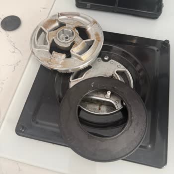 Beko Üstü Ocakta Boya Atması Ve Renk Değişimi Tekrarlıyor Ürün Değişimi Talep Ediyorum