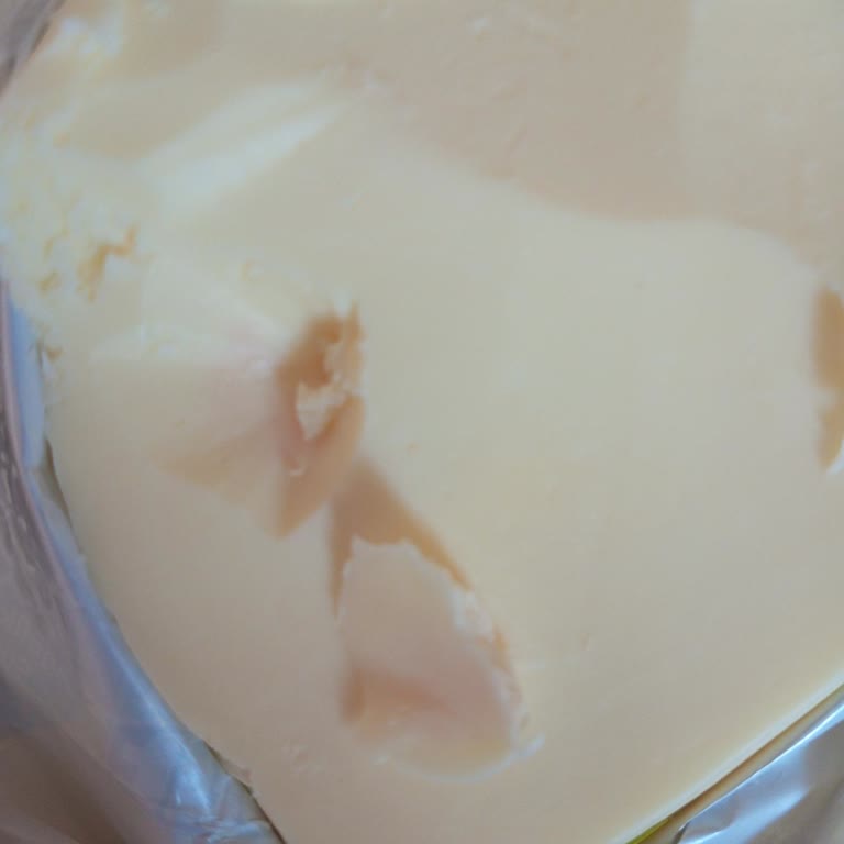 Pembe Küflenmiş Tereyağında Kötü Koku Ve Bozulma