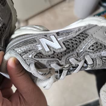 New Balance Çocuk Ayakkabısında Kısa Sürede İplik Sökülmesi Ve Değişim Talebi