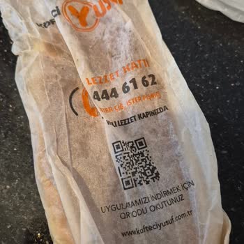 İki Saat Bekleyip Donmuş Tost Aldım, Ücret İadesi Talep Ediyorum