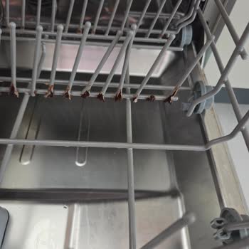 Samsung Bulaşık Makinesinde Sepet ve İç Parçaların Erken Paslanması Ve Ücretsiz Değişim Talebi