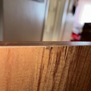 Coşar Group’ten Kaynak Çapakları Temizlenmemiş Ve Eksik Parçalı Yemek Masası, Satıcı Cevapsız