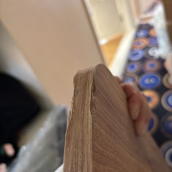 Coşar Group’ten Kaynak Çapakları Temizlenmemiş Ve Eksik Parçalı Yemek Masası, Satıcı Cevapsız