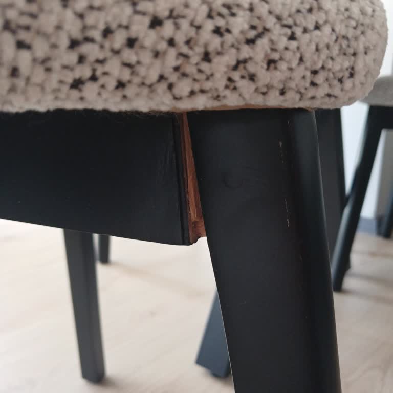 Satın Aldığım Sandalye Kısa Sürede Kırıldı Ek Ücret İstenmesi Mağduriyet Yarattı