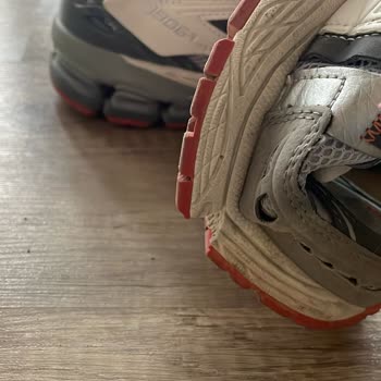 New Balance Ayakkabısında Kısa Sürede Yırtılma Satıcı İade Ve Değişimi Reddetti