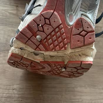 New Balance Ayakkabısında Kısa Sürede Yırtılma Satıcı İade Ve Değişimi Reddetti