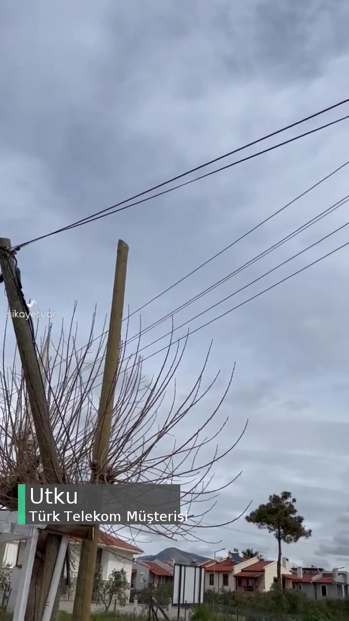 Türk Telekom Direği Yıkıldı Ve İlgilenen Kimse Yok! videonun kapak resmi