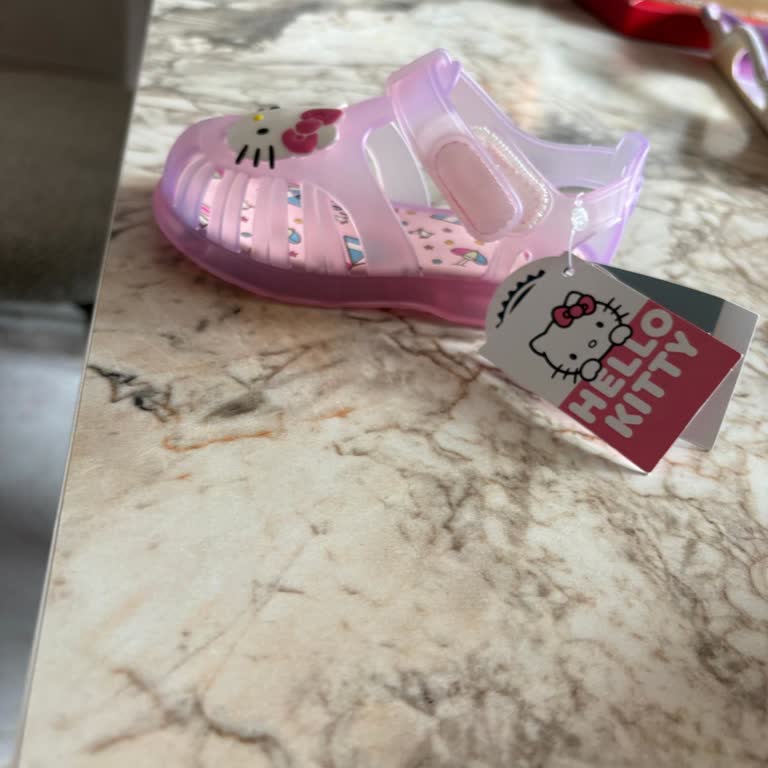 Eksik Gönderilen Sandaletin Sağ Tekini Talep Ediyorum