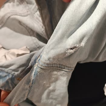 Mavi Pantolonun Hızlı Renk Solması Ve Ağ Aşınması İçin Yeni Değişim Talebi