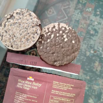 A101'de Alınan Atıştırmalıkta SKT 2027 Olmasına Rağmen Küf Ve Beyaz Lekeler