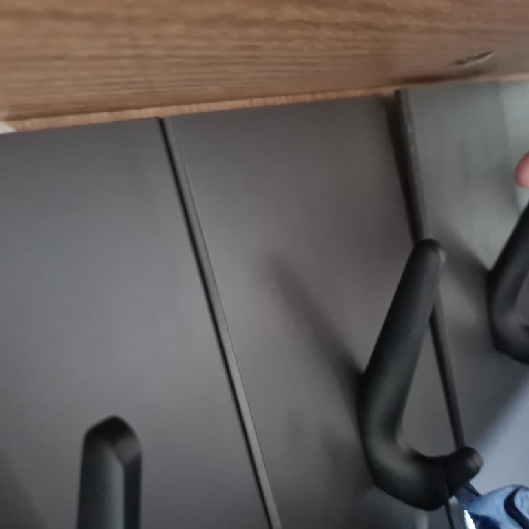 Portmanto Kırıldı, Servis Dönüşü Yok Ve Ücretsiz Onarım Talebi