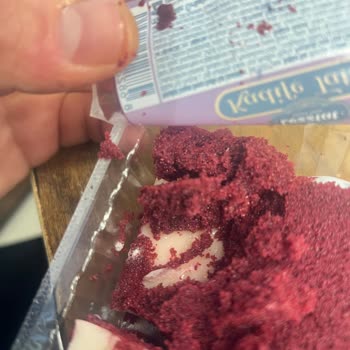 Şok Market’in Küflü Kadife Tatlı Satışıyla Şoke Oldum