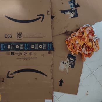 Amazon Siparişinde Gecikme, Özetsiz Paketleme Ve Hasarlı Ürün Teslimatı