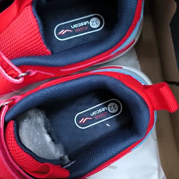 Lescon'dan Kullanılmış Ve Kirli Çocuk Ayakkabısı Gönderildi, İade Reddedildi