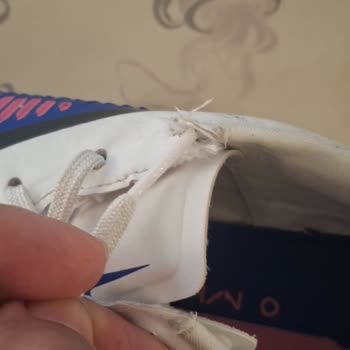 Bağcık Yeri İlk Kullanımda Koptu, Ürün Ayıplı Ve Değişim Talep Ediyorum