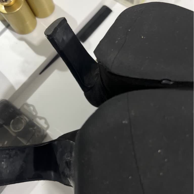 Gardrops'tan Aldığım Çizme Kırık Ve Satıcı Suçlaması: İade İşlemi Tamamlanmadı