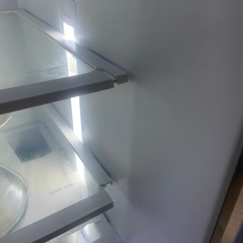 Beko Buzdolabının Kapak Plastiklerinin Kendi Kendine Kırılması Ve Ücretsiz Parça Değişimi Talebi