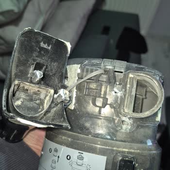 Arçelik SD 9041 Süpürge Toz Haznesi Kırıldı, Garanti Kapsamında Ücretsiz Değişim Talebi