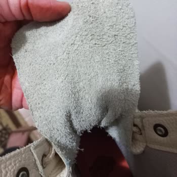 Renk Solması Ve Soyulma Sorunu İçin Derimod Mağaza Personeli Uyarı Ve Bot Değişimi Talebi