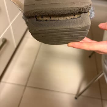 Polaris Ev Terliklerinde Kısa Sürede Taban Açılmaları Ve Üst Delikleri