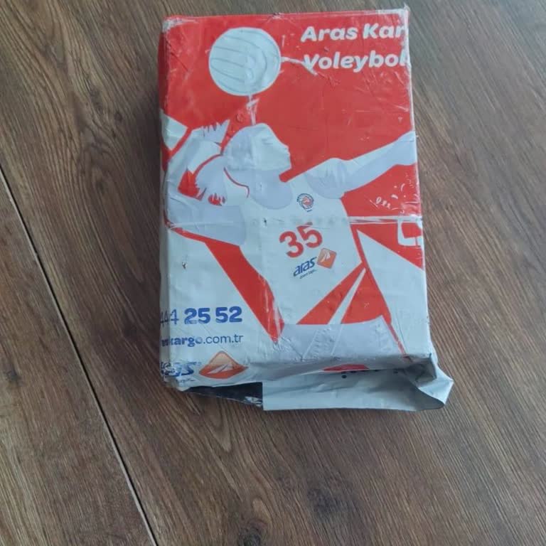 Bin TL'lik Özel Paket Gönderilmedi Ve Şirket Telefonlara Cevap Vermiyor