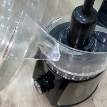 Kırılan Kapak Nedeniyle 3-in-1 Mutfak Robotu Kullanılamıyor Ve Değişim Bekleniyor