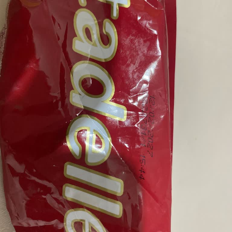 Şok Market’te Tadelle Çikolatasında Uzun Kıl Tespiti