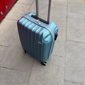 Otobüste Bagaj Bölmesi Açıldı, Valizler Yola Düşerek Güvenlik İhlali Ve Tazminat Talebi