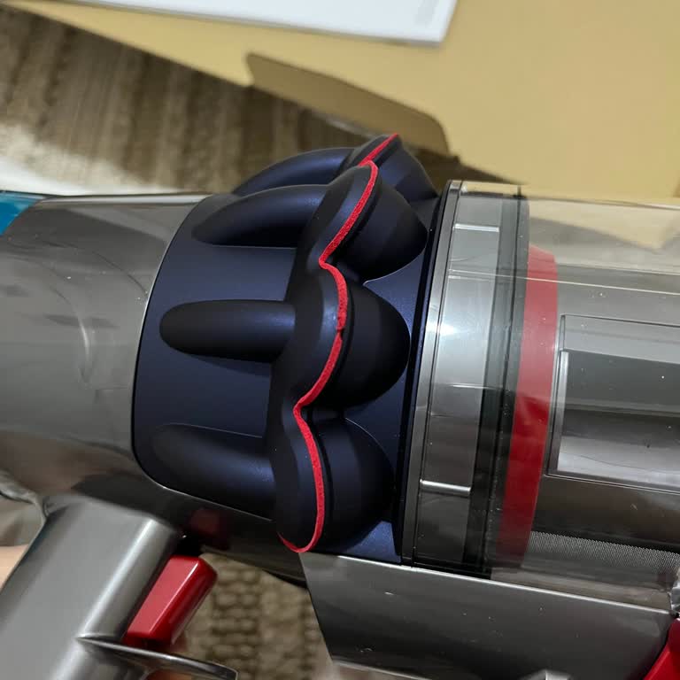 Dyson V15 Detect Süpürge 5 Dakikada Sünger Kırıldı, Çözüm Reddi
