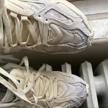 Krem Rengi Ayakkabım Renk Açtı Ve Kullanılamaz Hale Geldi