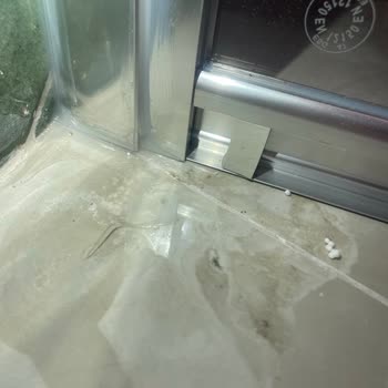 Hüppe Duşakabinde Hatalı Silikon Uygulaması Ve Uzman Bilirkişi İncelemesi Talebi