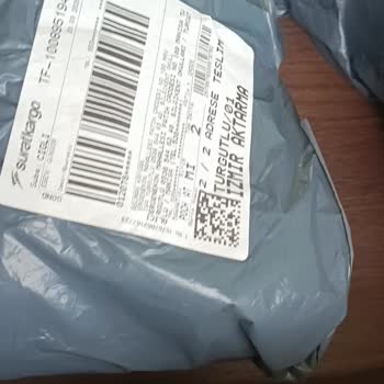 Kırık Süs Eşyası Teslim Edildi, Kargo Görevlisi Sorumluluk Almıyor