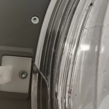 Hoover H-DRY 500 Kurutma Makinesinde Su Haznesi Çatladı; Garanti Kapsamında Değişim Talebi