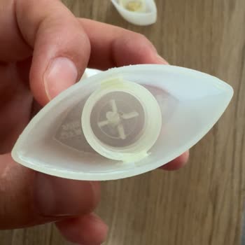 Kapağındaki Deformasyon Nedeniyle Bioderma Güneş Kremi Sızıntı Ve Ürün İsrafı