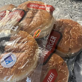 Kurye Poşeti Kapıya Fırlattı, Ürünler Zarar Gördü Ve Telafi Bekliyorum