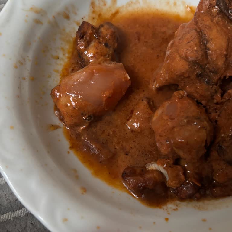 Ambalajda Pişmiş Yazıyor, İçinde Çiğ Tavuk