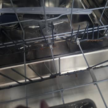 Arçelik Bulaşık Makinesinde Sepet Telleri Kısa Sürede Paslanıp Kırıldı