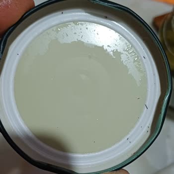 Tat Kornişon Turşu Kapağın İç Kısmının Tamamen Pas İçinde Olması