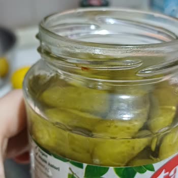 Tat Kornişon Turşu Kapağın İç Kısmının Tamamen Pas İçinde Olması