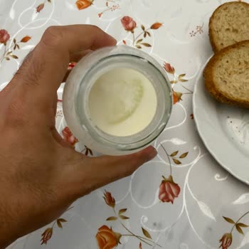 Küflü Ayran Satın Alınca Sağlık Ve Hijyen Endişesi