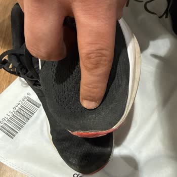 FLO’da İki Yıllık Garanti İhlali, Ayakkabım Yırtıldı Ve Yardım Sunulmadı