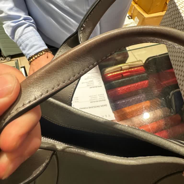 Garanti Süresindeki Tergan Deri Çantada Renk Atması Ve Kullanıcı Hatası Notu