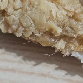 Popeyes Şubesinde Tavuk Kanadında Hijyen İhlali Ve İade Talebi