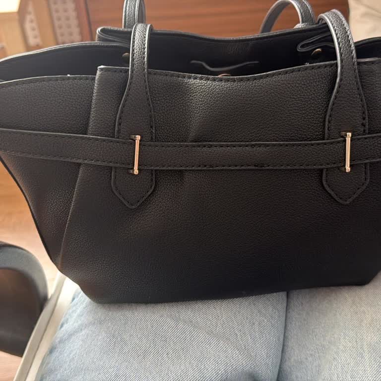 Mersin Guess Mağazasında Dikiş Hatası Nedeniyle Çanta Değişim Talebinin Umursamazca Reddedilmesi