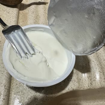Son Kullanma Tarihli Sek Quark Protein Sade Üründe Bakteri Oluşumu